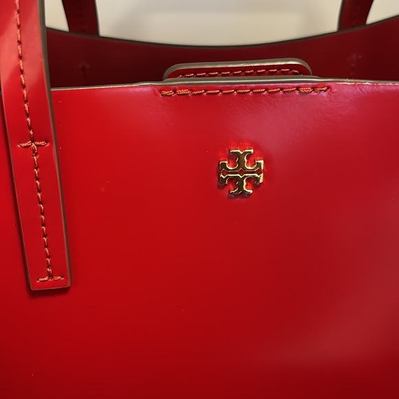 Tory Burch Blake Red Patent Leather small tote bag - Picture 3 of 14